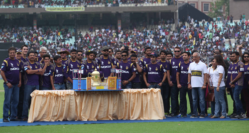 Eden felicitates SRK, KKR