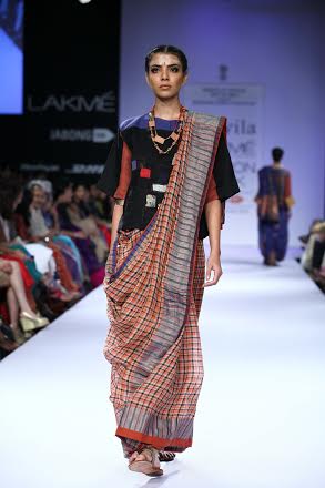 Konkona Sen Sharma walks the ramp at Lakme Fashion Week