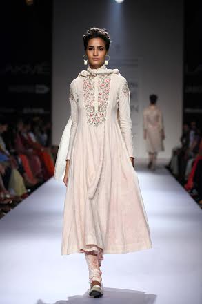 Soumitra Mondal showcases collection at LFW  