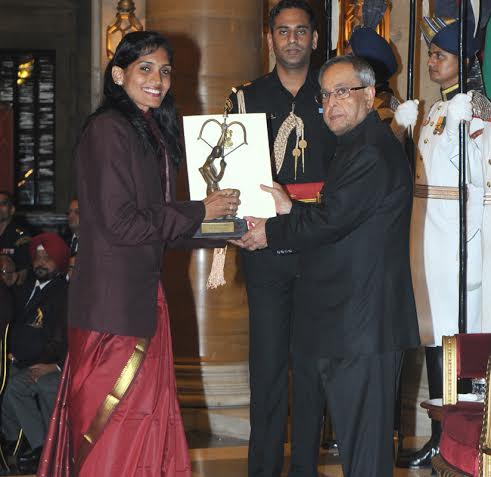President confers National Sports Awards 