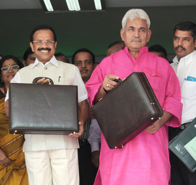 Sadananda Gowda departs from Rail Bhavan to Parliament