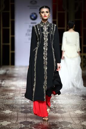 Raghavendra Rathore  showcases collection at Bridal Fashion Week