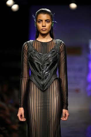 Sushmita Sen walks ramp in Lakme Week