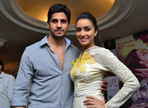 Actors Sidharth, Shraddha promote 'Ek Villain' in Kolkata