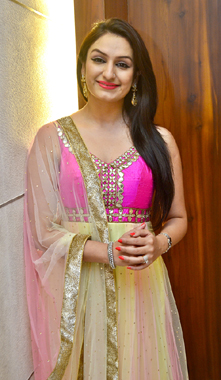 Akriti Kakar's first Hindi Bengali single launches in Kolkata