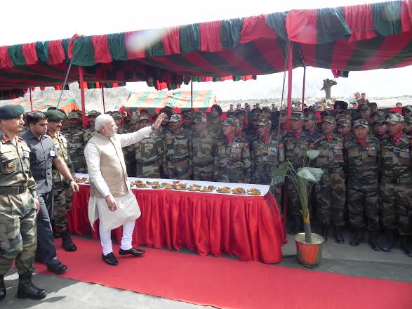 PM addresses Leh garrison 