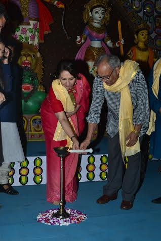 Sharmila, Soumitra get together for puja inauguration