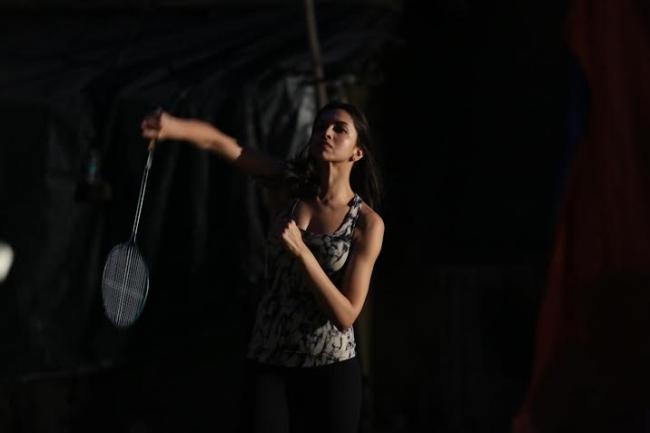 Deepika gets sporty on the sets of Piku