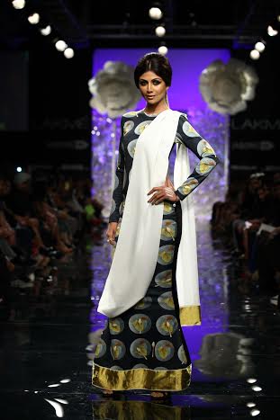 Shilpa Shetty walks the ramp at Lakme Fashion Week