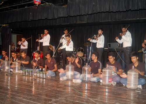 Students put up musical performance with throwaway items