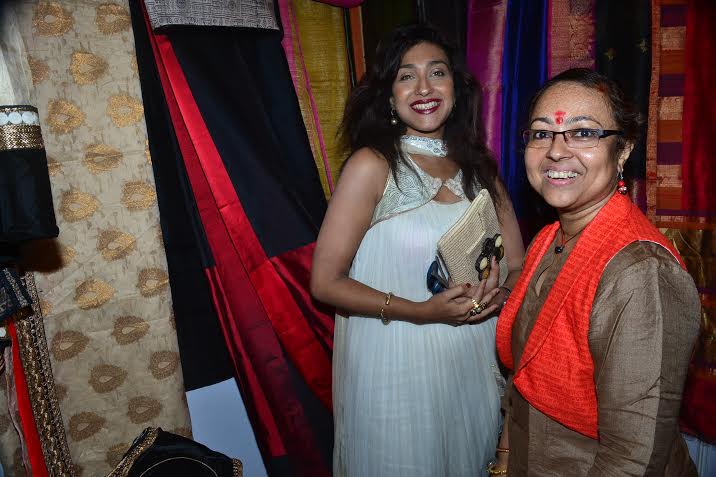 Rituparna, Pallavi visits 'High Street Martket Via Moda'