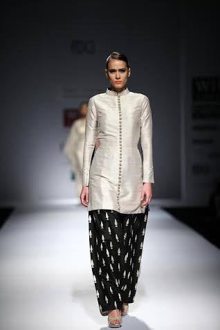 Actress Aditi Rao walks for Payal Singhal at WLIFW