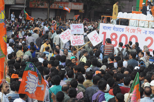 Amit Shah addresses rally in Kolkata