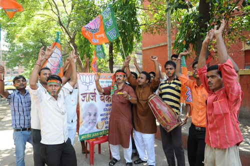 BJP supports celebrate in Kolkata