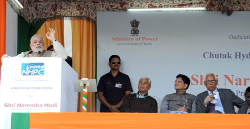 Shri Narendra Modi arrives at Kargil Airport