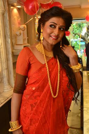 Tollywood actress Gargi glams up jewellery store celebrations 