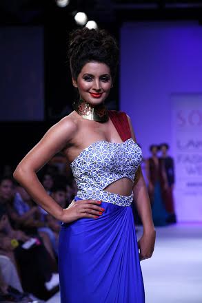 Geeta Basra walks for  Sougat Paul at Lakme Fashion Week