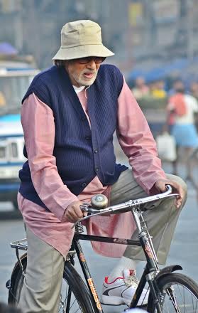 Amitabh shoots for 'Piku' in Kolkata's Shyambazar area