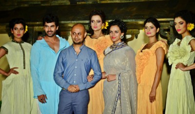 Designer Arnab Sengupta launches Spring-Summer collection 