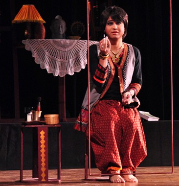 Stage tribute to filmmaker Rituparno