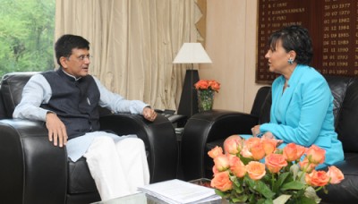  Mr. John Kerry and the US Secretary of Commerce, Ms. Penny Pritzker calling on the Prime Minister