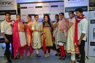 Kolkata hosts Shoppers Stop Sananda Pujor Bazar fashion show