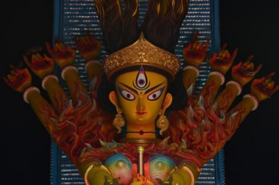 Festive fever grips Kolkata