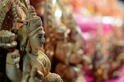 Bengalis welcome Goddess Lakshmi today 