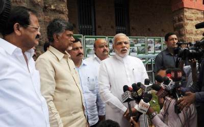 PM visits Hudhud-hit Visakhapatnam