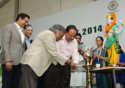 Harsh Vardhan lighting the lamp 