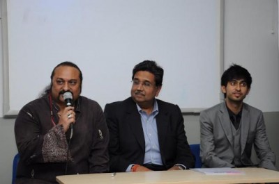  Lesle Lewis performs at IIMUN Kolkata Chapter