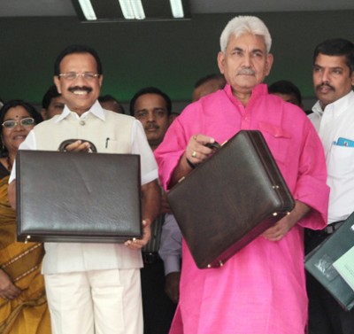 Sadananda Gowda departs from Rail Bhavan to Parliament