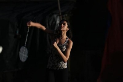 Deepika gets sporty on the sets of Piku