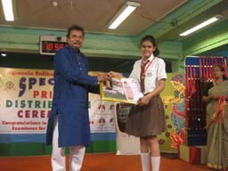 Howrah school observes prize distribution ceremony