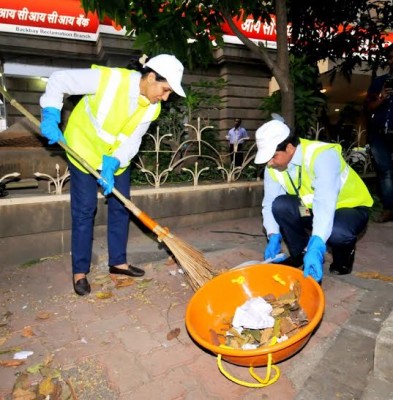 ICICI Bank adopts 'Swachh Bharat Abhiyan'