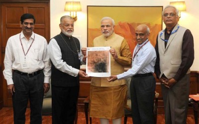 Mangalyaan sends first image of Mars