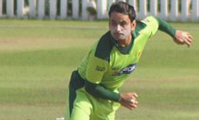 Mohammad Hafeez's bowling action found to be illegal:ICC