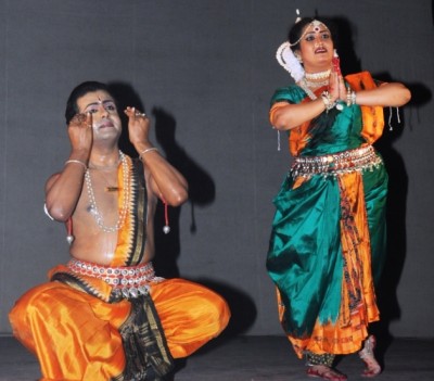 Bijoya Dutt performs 'Rhythmic Maharis' in Kolkata