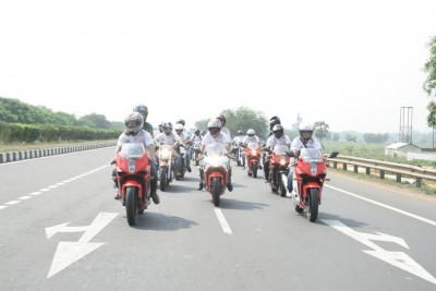  HY RYDERS hit the road to adventure on a weekend ride 