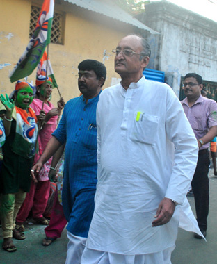 TMC supporters celebrate in front of CM's residence