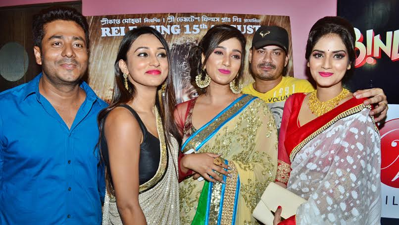 Dev's 'Bindaas' premier in Kolkata