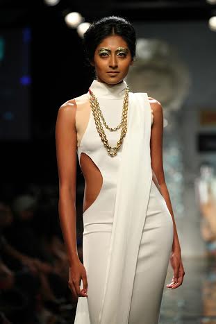 Shilpa Shetty walks the ramp at Lakme Fashion Week