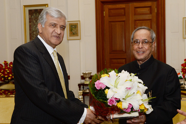 Pranab Mukherjee meeting the Vice President
