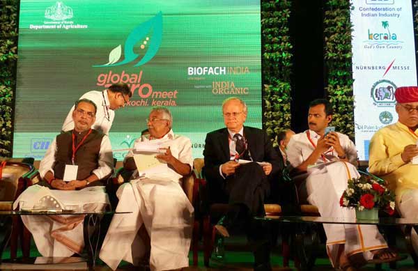  Harsh Vardhan lighting the lamp 