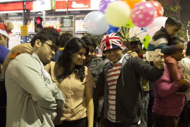 Christmas fever grips Kolkata