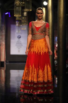 Shraddha Kapoor walks for JJ Valaya at IBFW