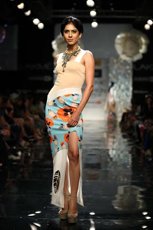 Shilpa Shetty walks the ramp at Lakme Fashion Week