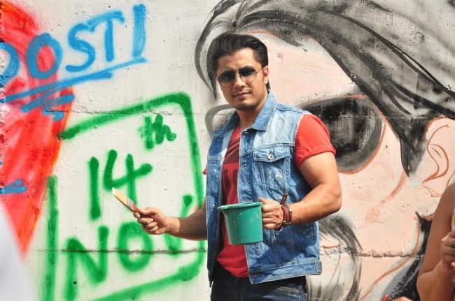 Kill Dil cast paints Mumbai neighbourhood bright