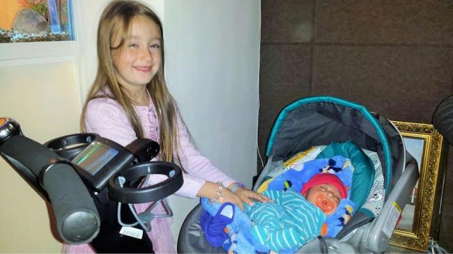 Veena Malik, Khattak launches a charitable organization in UK