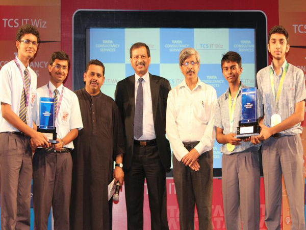 Kerala Samajan High School wins quiz contest